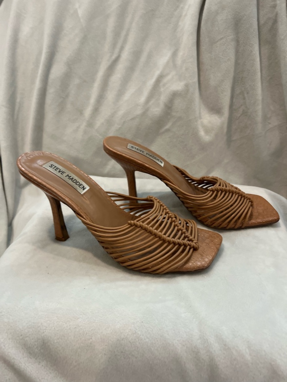 Steve Madden Tan Woven Rope Mule Sandals - Picture 2 of 2